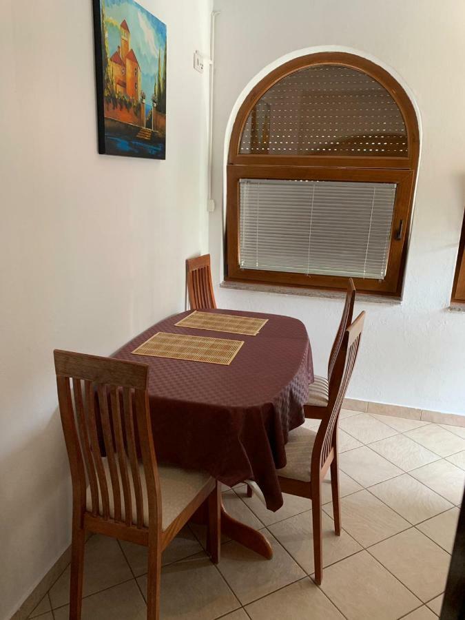 Vila Tesmija Baška Esterno foto